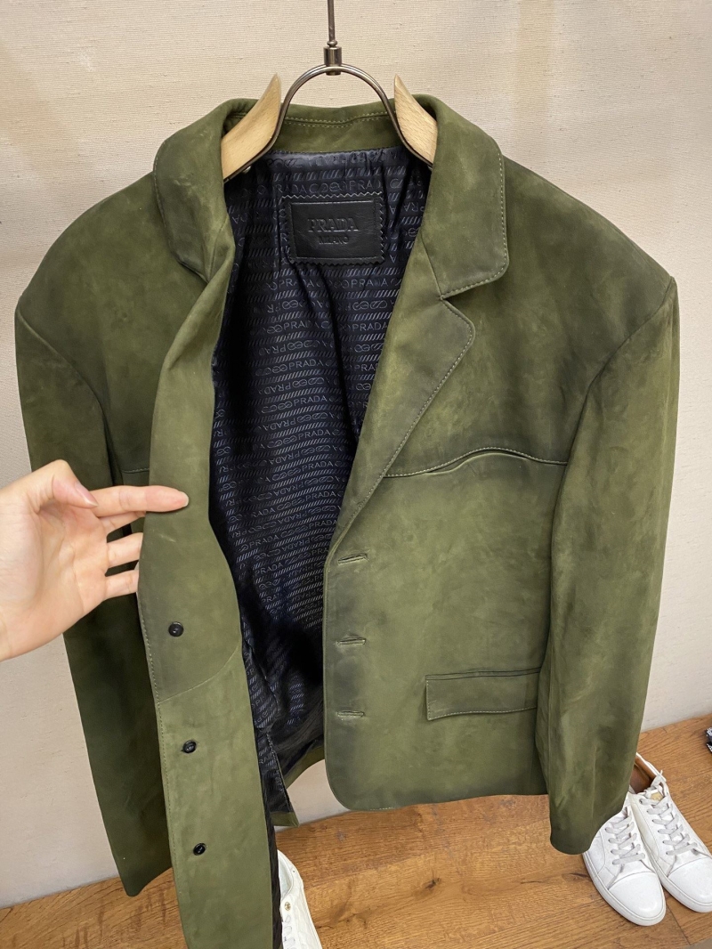 Pra*a outwear